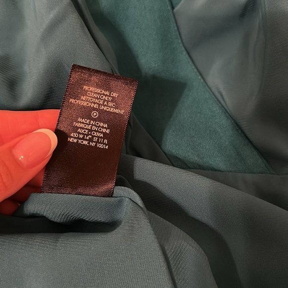 Alice + Olivia Adrianna Short Sleeve Faux Wrap Dress in Dark Turquoise Size 4 - Picture 9 of 10